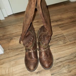 Not Rated 8.5 brown boots
